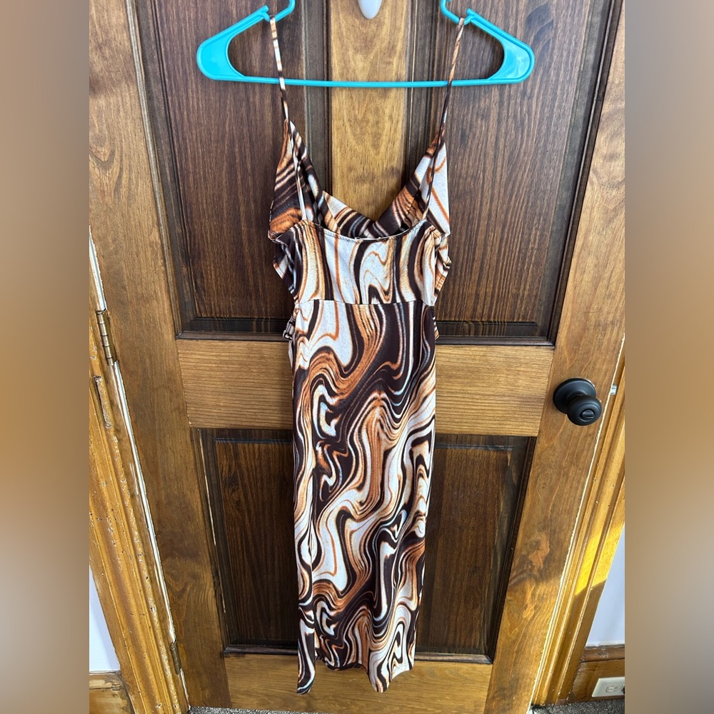 Dress - Picture 3 of 3
